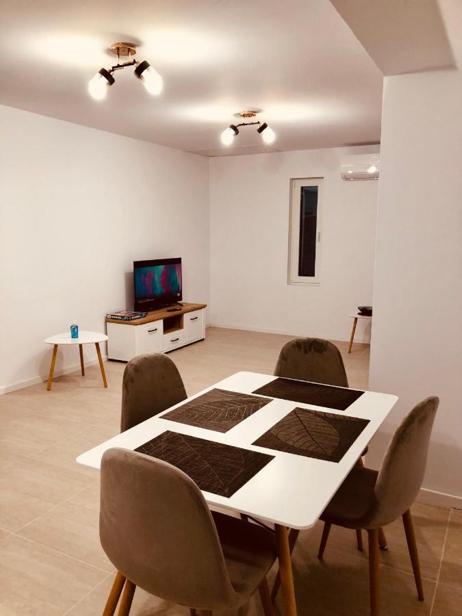 New And Modern Apartments In Villa, Near City Center M36 ティミショアラ エクステリア 写真