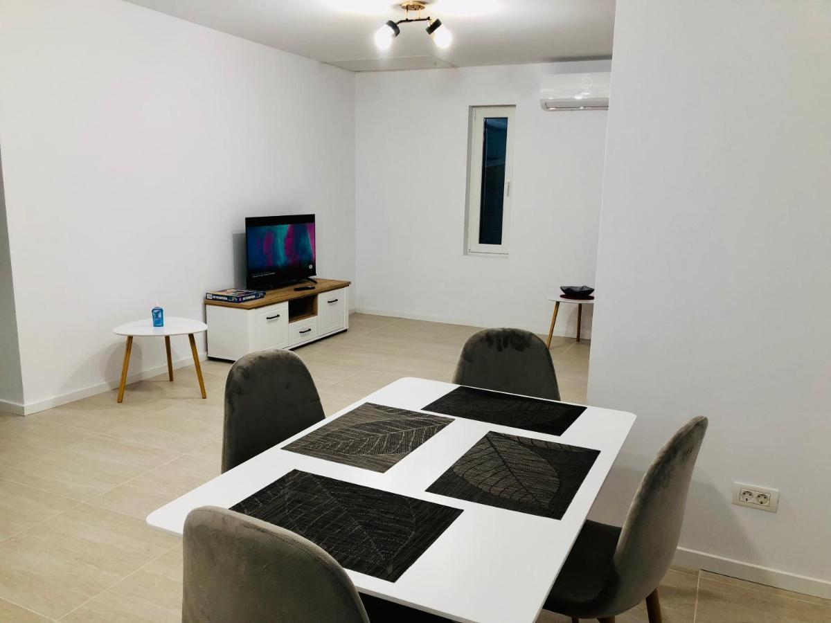 New And Modern Apartments In Villa, Near City Center M36 ティミショアラ エクステリア 写真