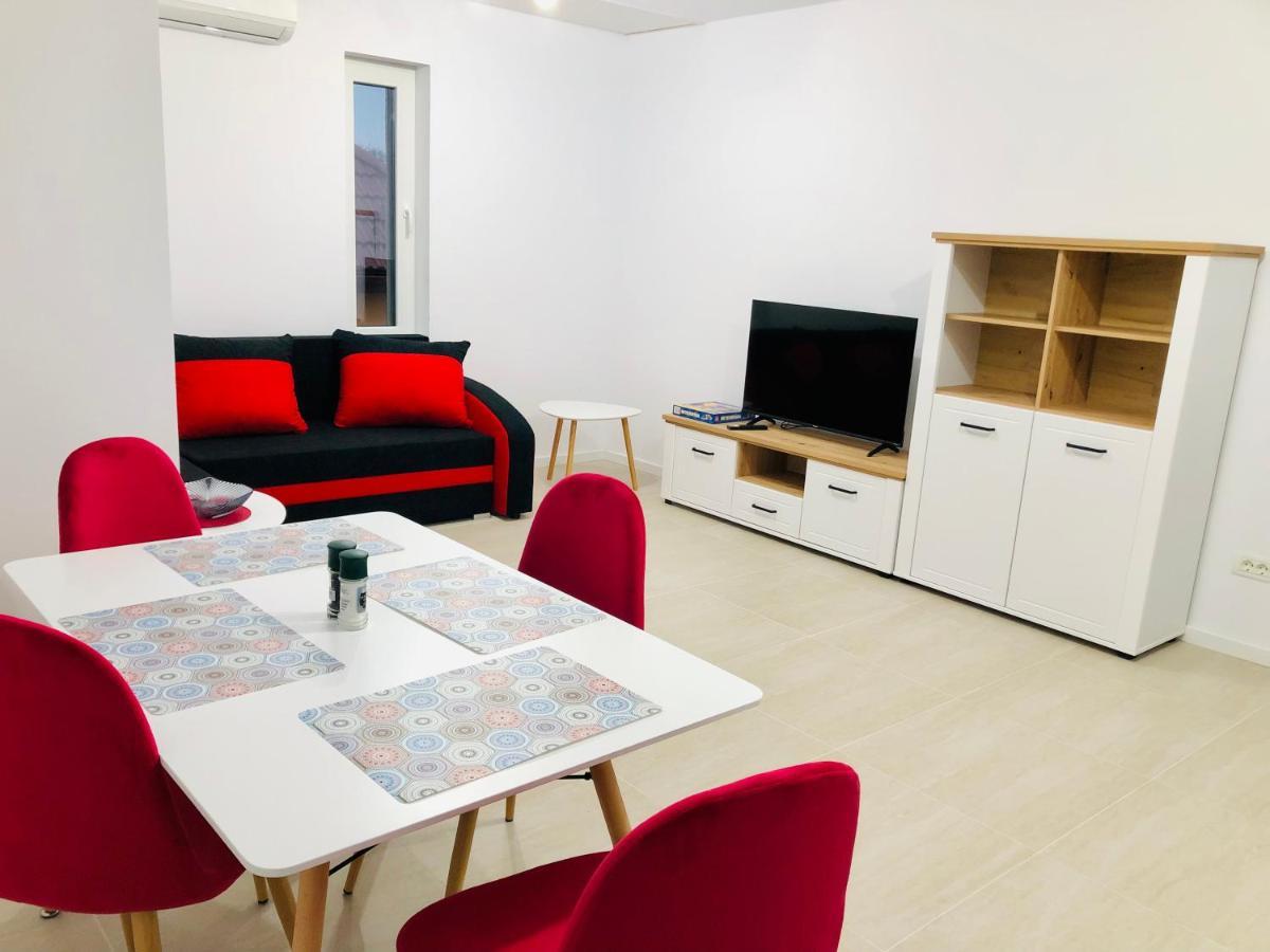 New And Modern Apartments In Villa, Near City Center M36 ティミショアラ エクステリア 写真